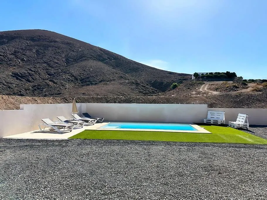 Villa En La Montana Con Piscina En Fuerteventura 格兰塔拉雅